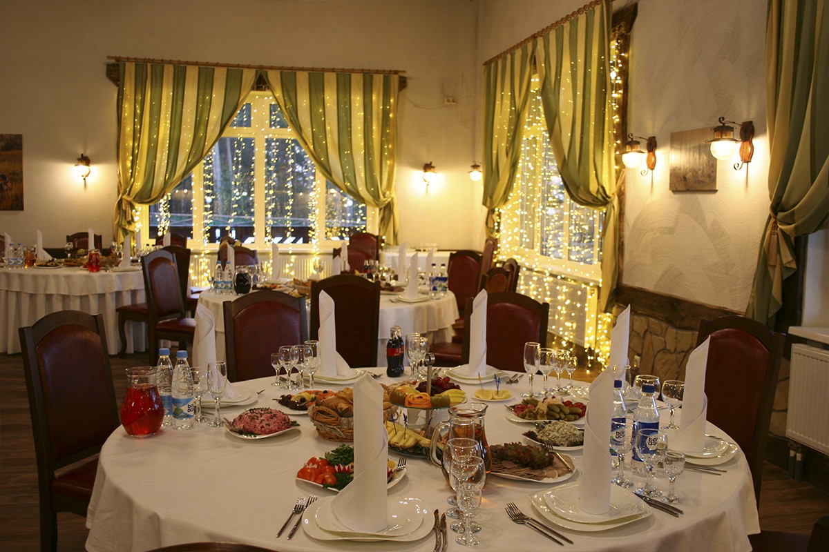 Таруса-банкеты-русский клён